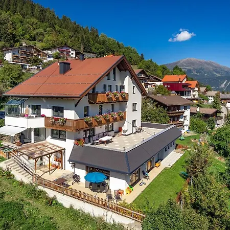 Haus Kirschner Ладис
